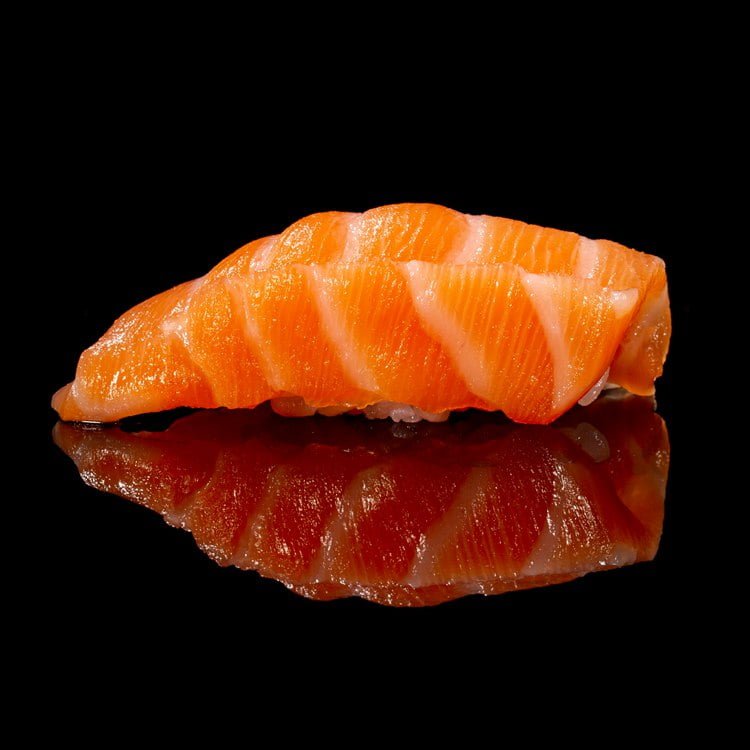N1-  NIGIRI SALMON 2PZ