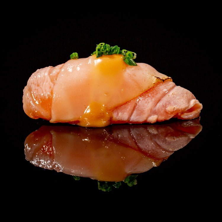 N4- NIGIRI SALMON SPECIAL WHITE 2PZ