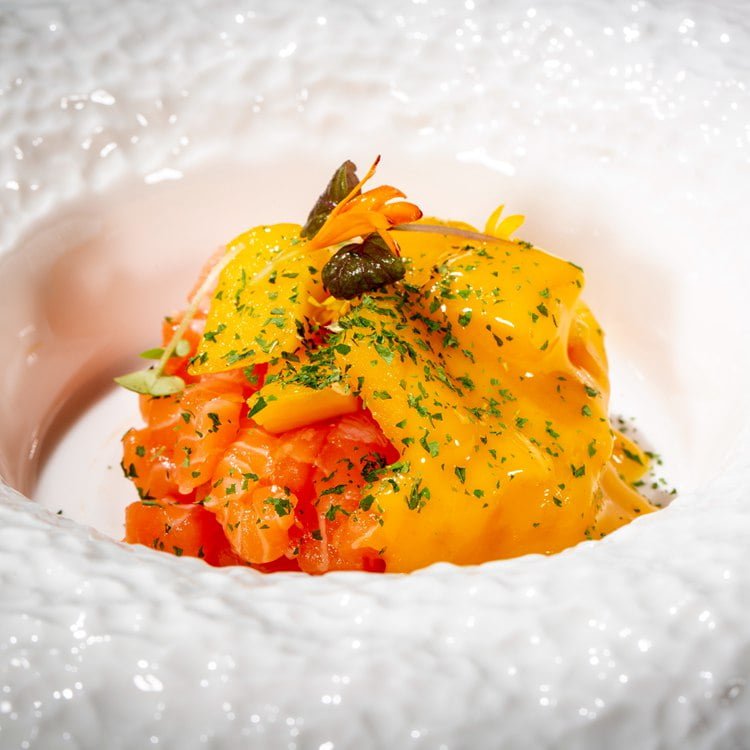 T6- TARTARE SALMON MANGO