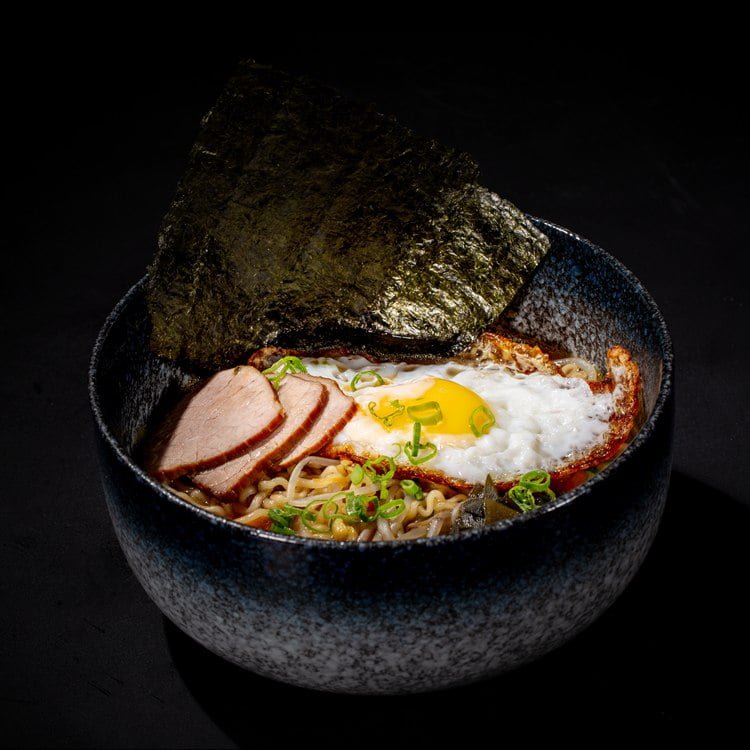 54 – RAMEN IN BRODO CON MANZO