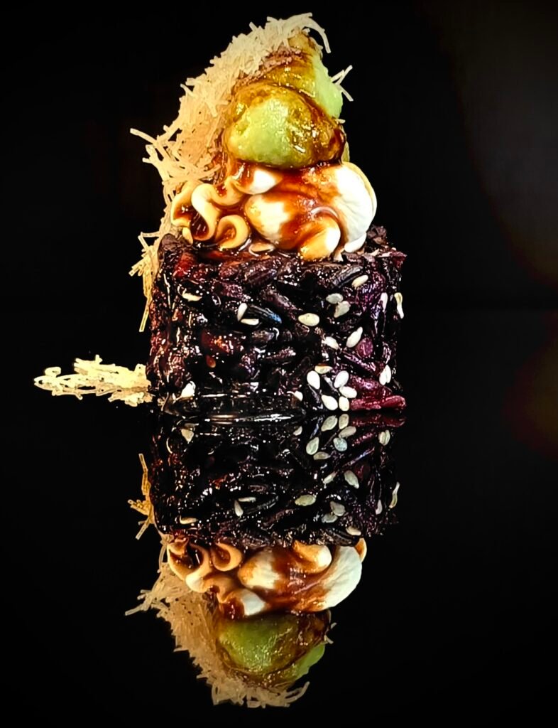 BU6- Black ebiten roll